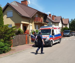 Desperat zabarykadował się w domu