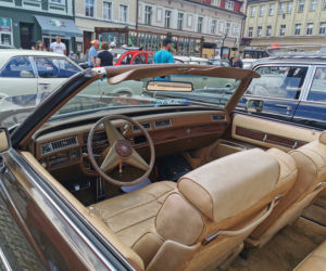 Klasyki motoryzacji na Rynku w Ostrowie Wielkopolskim