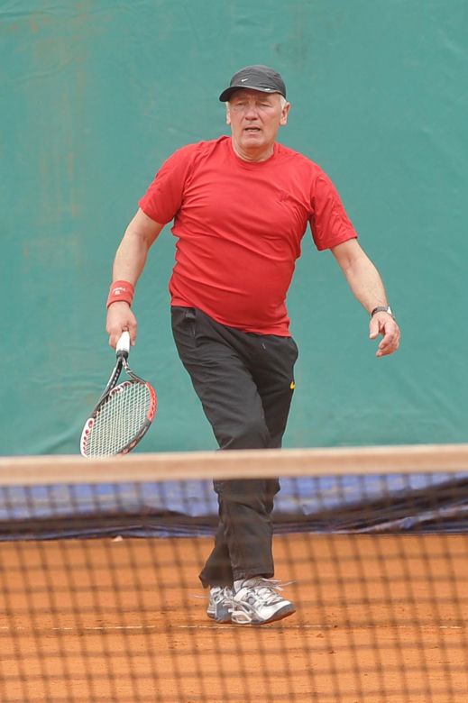 Karol Strasburger ćwiczy