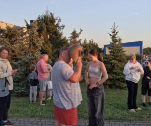 Tłumy Torunian przyjechały na lokalne lotnisko żeby obserwować zaćmienie Słońca