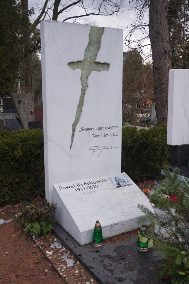 Grób Pawła Królikowskiego na Powązkach w Warszawie