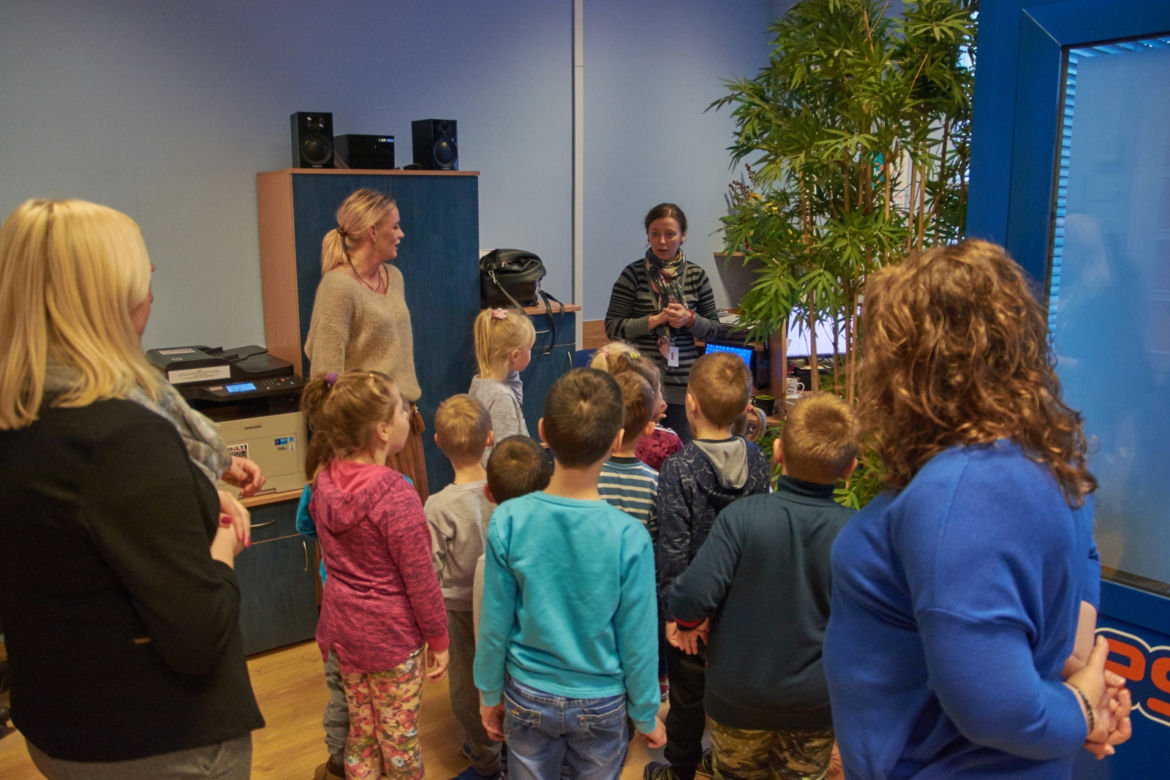 Recytowali i śpiewali. Dzieci z gminy Uchanie odwiedziły Radio ESKA Lublin