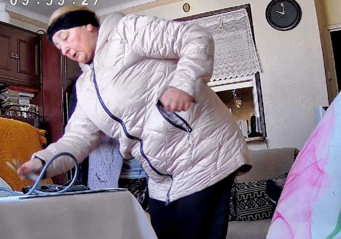 Okradła 82-latkę tuż przed świętami. Policja opublikowała jej twarz