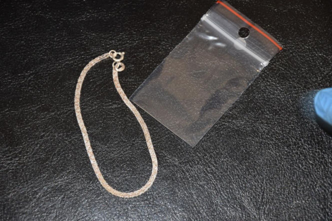 Rozpoznajesz te błyskotki? Policja poszukuje właścicieli bizuterii i kosztowności