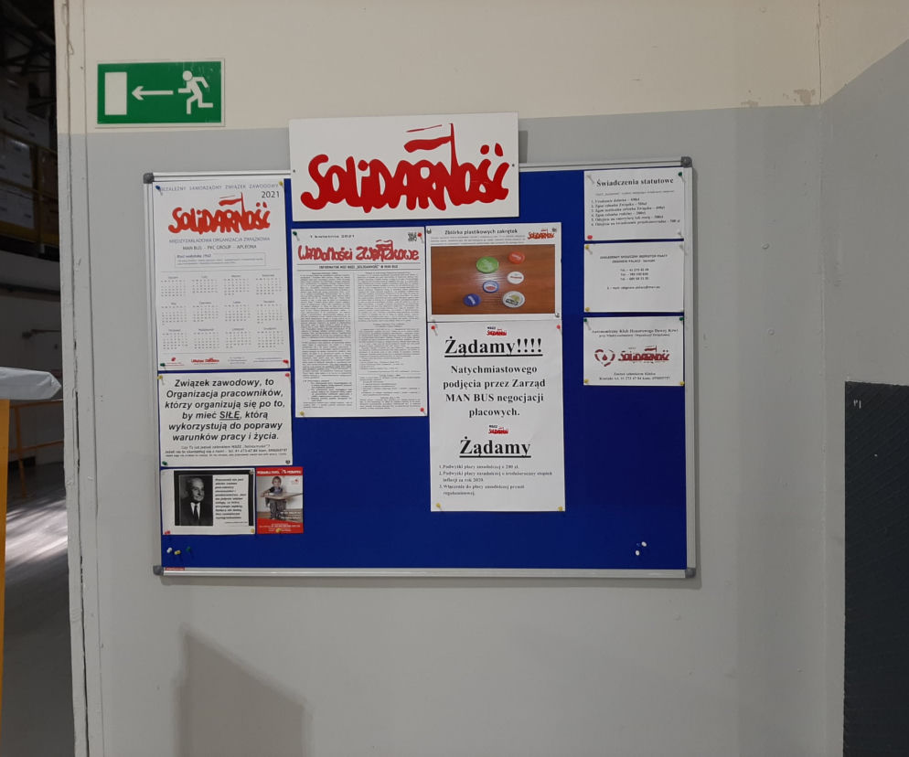 Nadal nie ma porozumienia płacowego w starachowickim MAN-ie. Dziś oplakatowali zakład