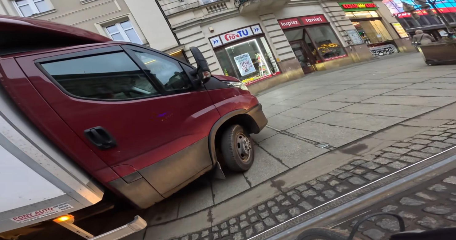 Kierowca w sposób wulgarny zaczął wyzywać rowerzystę
