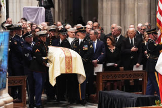 Pogrzeb Dicka Cheneya. Biden, Bush i Harris wśród żałobników. Trump nie dostał zaproszenia