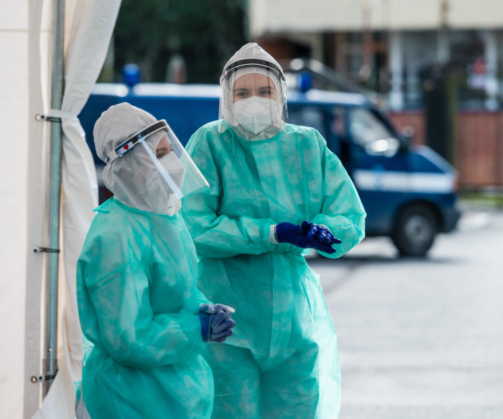 Nowe strefy żółte i czerwone 8.10.2020. Na liście ponad 100 powiatów. Gdzie wrócą obostrzenia?