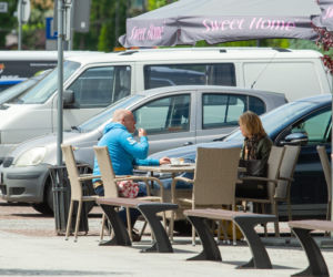 Paweł Kowal. Zabrał żonę na wino w szuwary