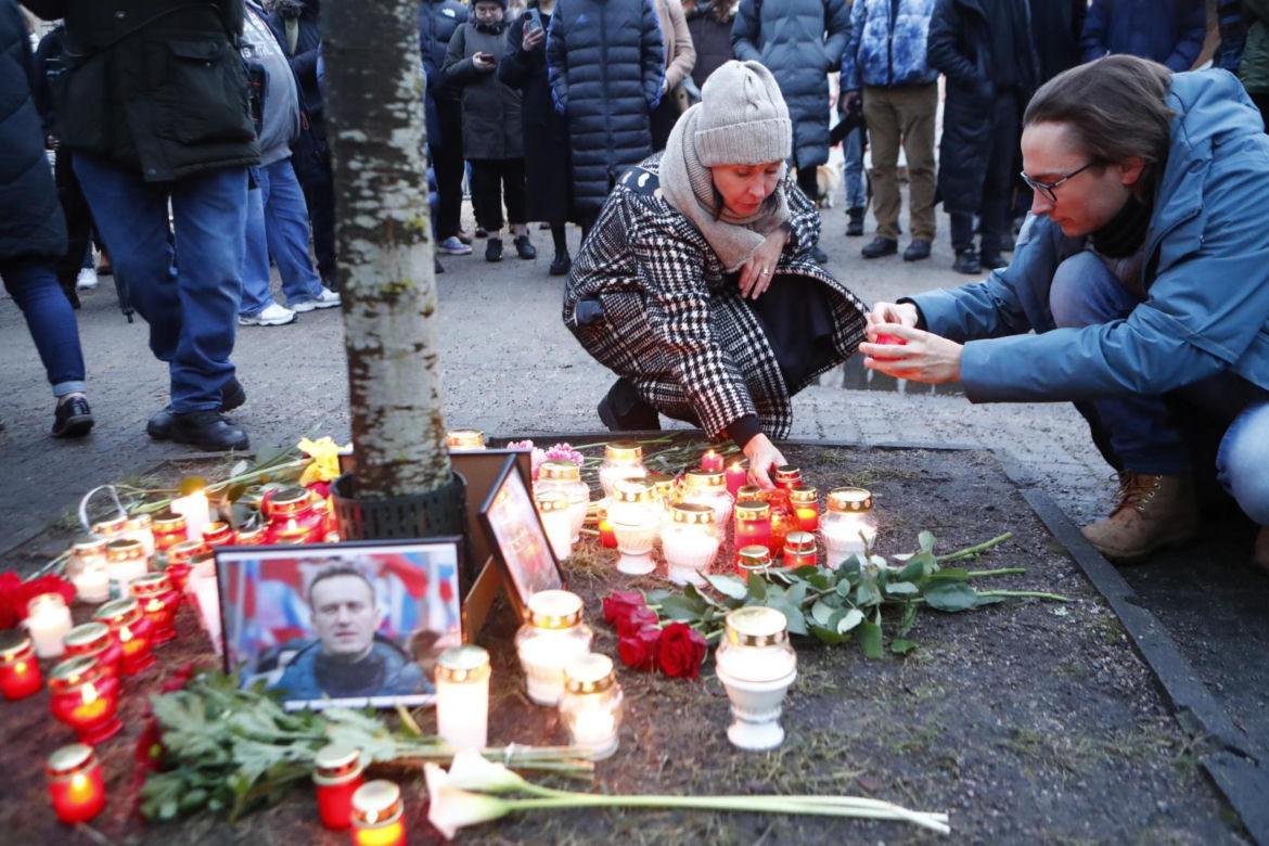 Wiec przed ambasadą Rosji na Łotwie
