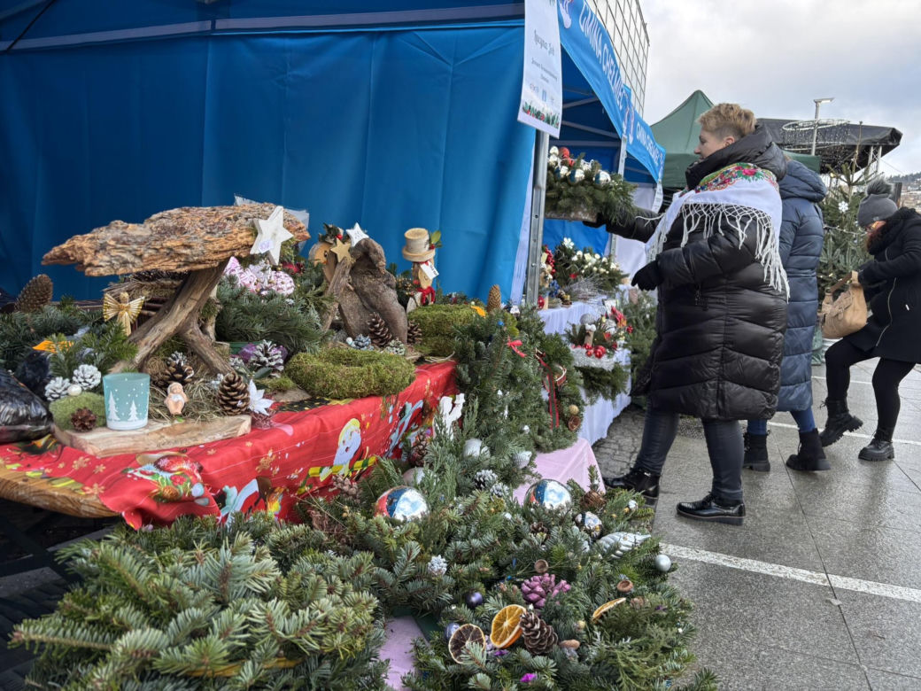 Jarmark Bożonarodzeniowy przy Astro Centrum w Chełmcu