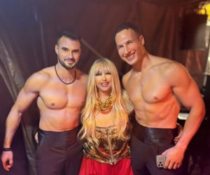 80-letnia Maryla Rodowicz przeżyła chwile grozy na scenie! Ten Sylwester z Dwójką mógł się skończyć inaczej. Uratowali ją panowie bujacze!