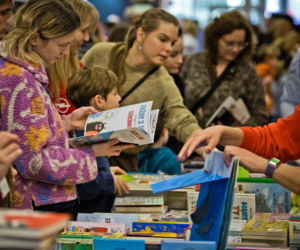 Trzy dni, setki autorów, tysiące książek. Poznańskie Targi Książki 2026 zapraszają