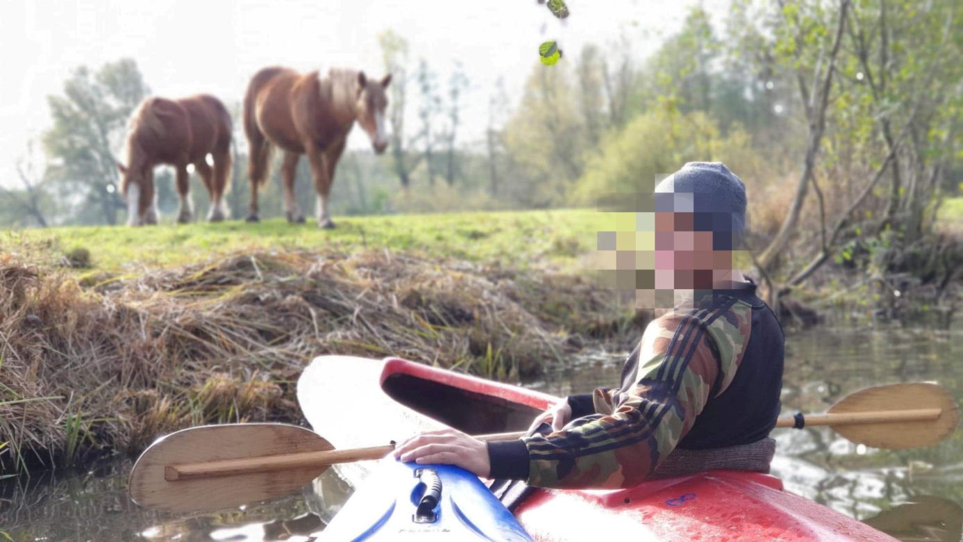 Bartek wypadł z kajaka i się utopił! Chciał pomóc umierającemu strażakowi. "Serce się łamie..."