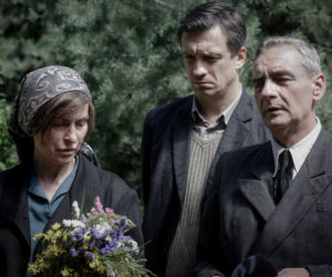 Wojenne dziewczyny 4 odc. 44. Jadwiga Szczęsna (Danuta Stenka), Adam Szczęsny (Robert Gonera), Witek (Michał Czernecki)