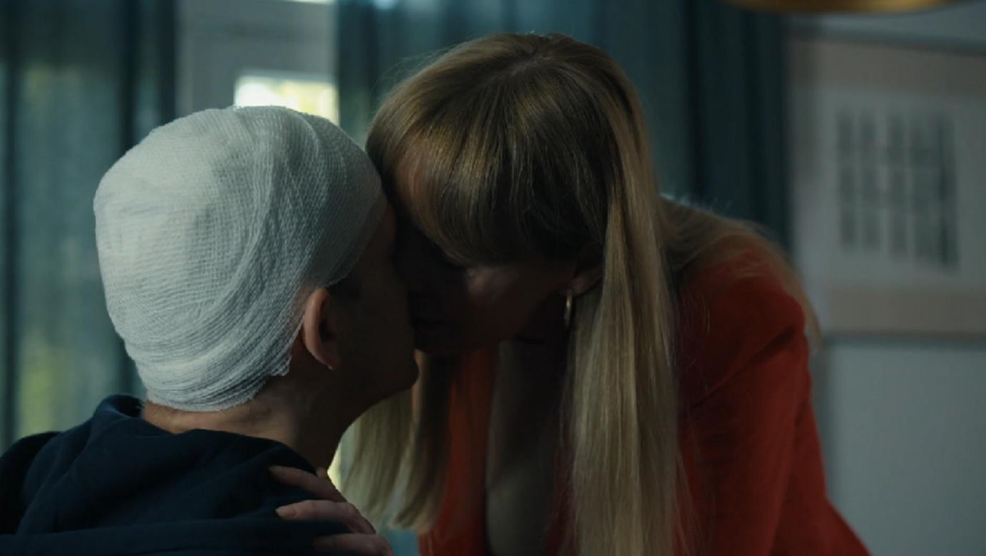 Barwy szczęścia, odcinek 3305. Łukasz (Michał Rolnicki), Agnieszka (Katarzyna Tlałka)