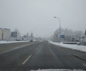 FATALNE warunki na drogach Rzeszowa. Śnieżny ARMAGEDON! [ZDJĘCIA]