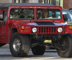 Schwarzenegger w Hummerze