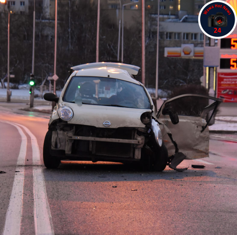Zderzenie samochodu osobowego z autobusem. Dwoje dzieci w szpitalu