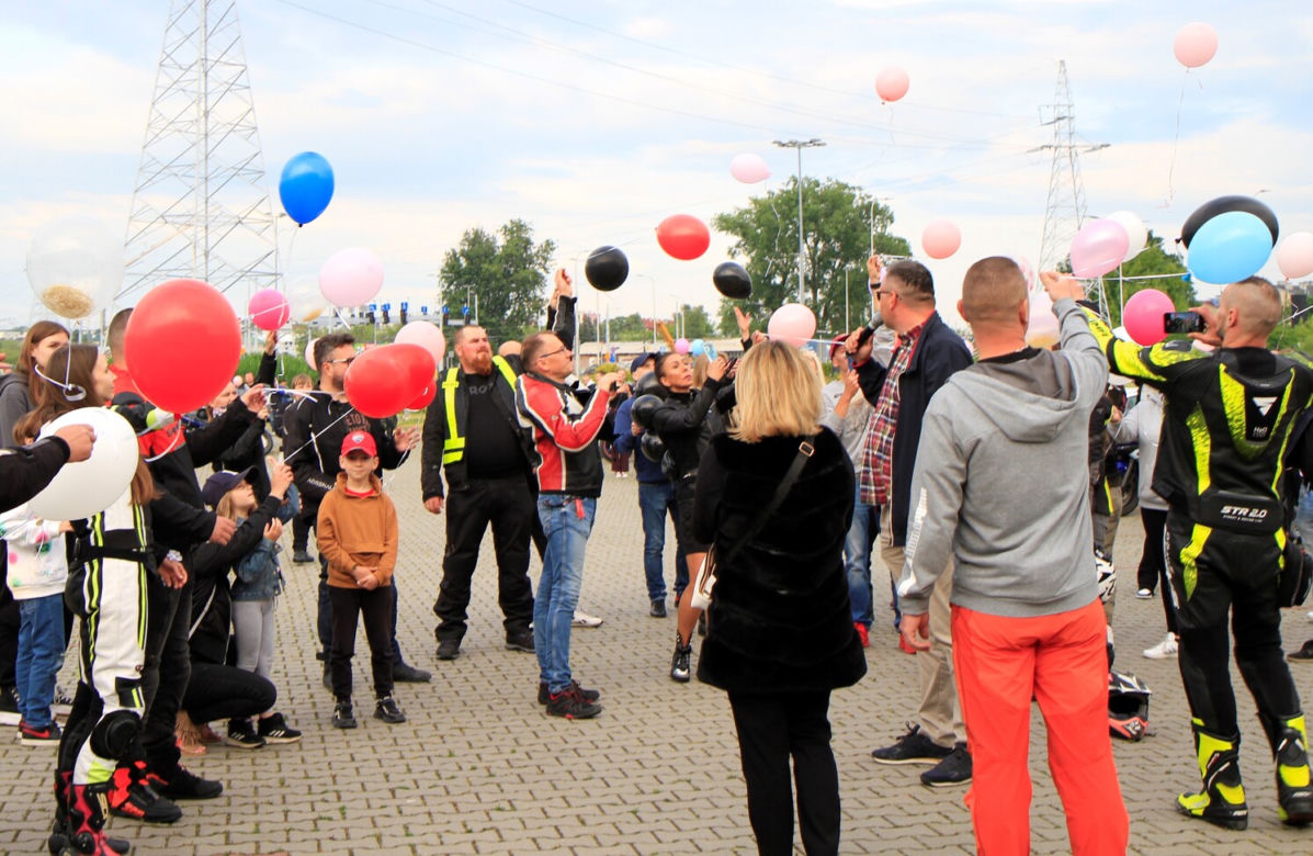 Przed Areną Lublin symbolicznie pożegnano dwójkę tragicznie zmarłych motocyklistów