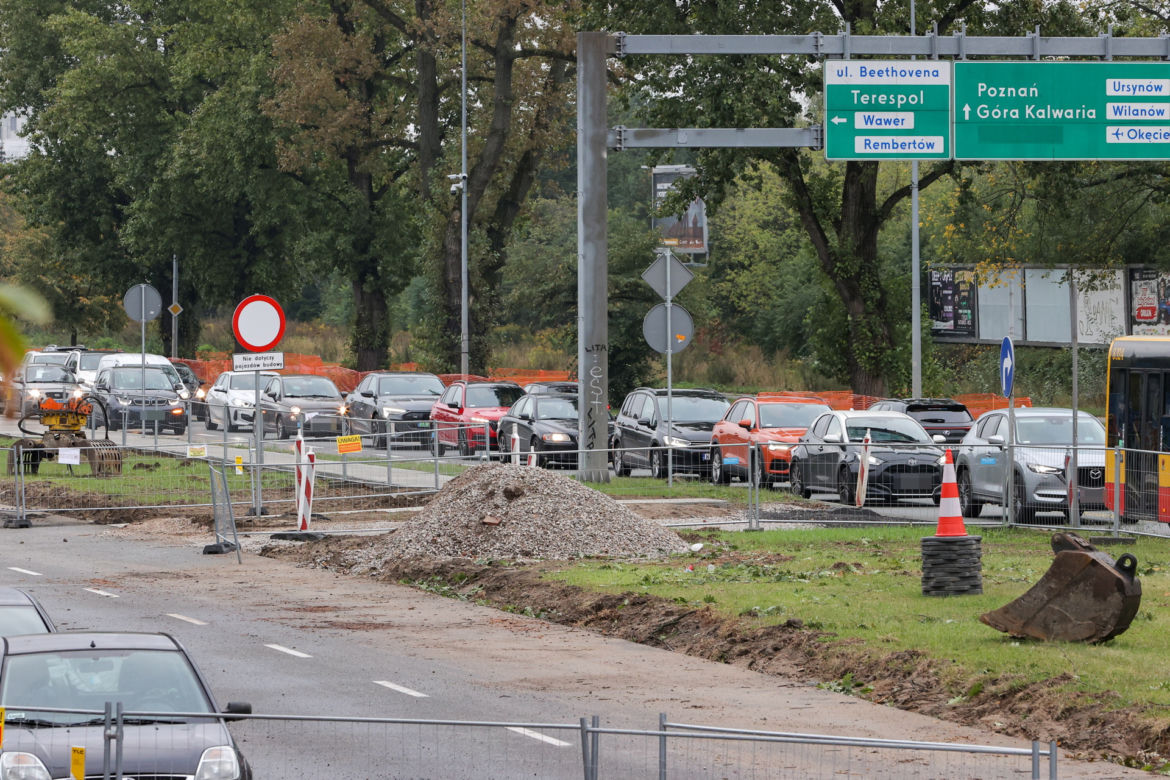 Kumulacja miejskich remontów. Tramwajarze paraliżują Warszawę 