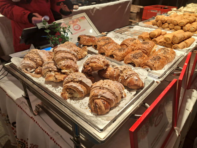 Jarmark Bożonarodzeniowy 2025 na Rynku Głównym w Krakowie. Jedzenie drogie jak nigdy