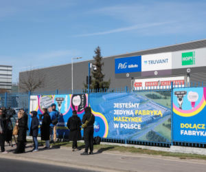 Strzały w łódzkiej fabryce, 400 osób ewakuowanych. Trwa obława