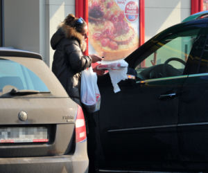 Joanna Liszowska stołuje się na stacji paliw i znowu tyje!