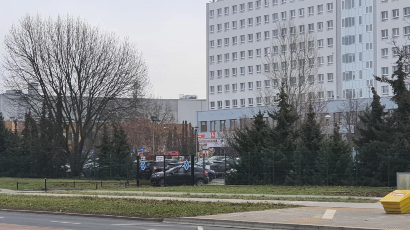 Akcja służb w Narodowym Instytucie Onkologii w Warszawie. Mamy zdjęcia