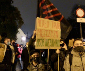 Protest przeciwko kardynałowi Stanisławowi Dziwiszowi w Krakowie
