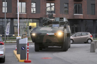 Czołgi w Warszawie! Zmierzają na Warszawskie Targi Obronne