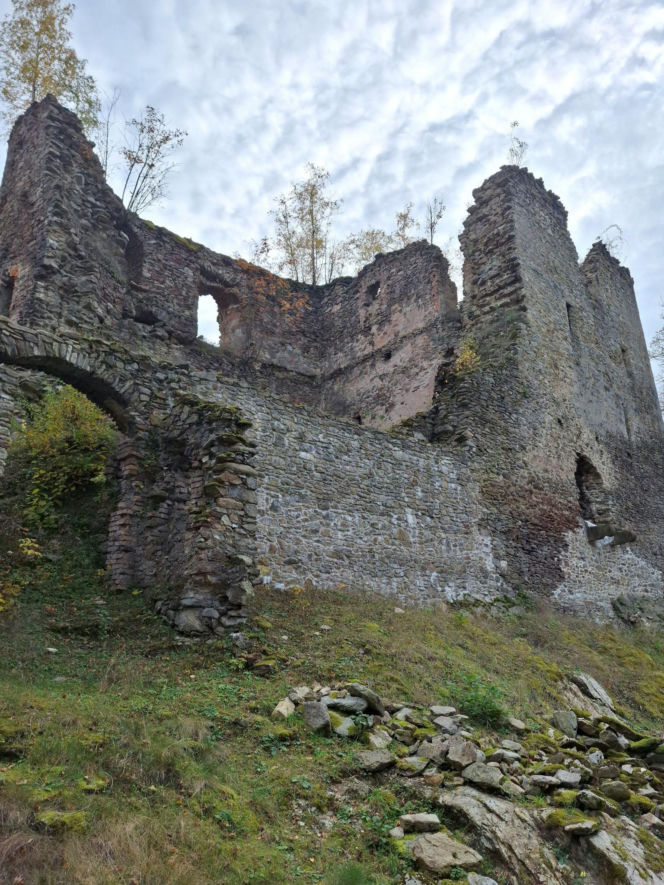 Zamek Miecz w Świeciu na Dolnym Śląsku