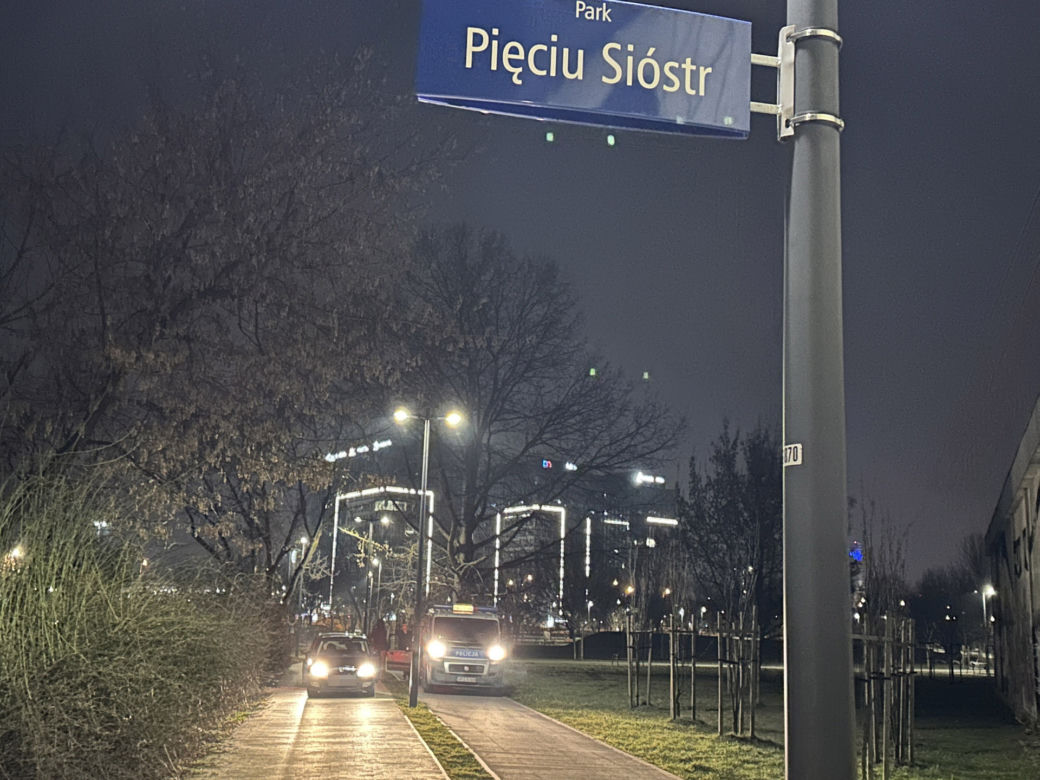 Zwiewał policji gruchotem przez 4 dzielnice! W akcji ogromne siły policji