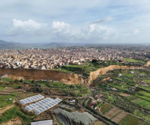 Dramatyczna sytuacja na Sycylii. Miasteczko znalazło się nad przepaścią. Mieszkańcy musieli opuścić domy