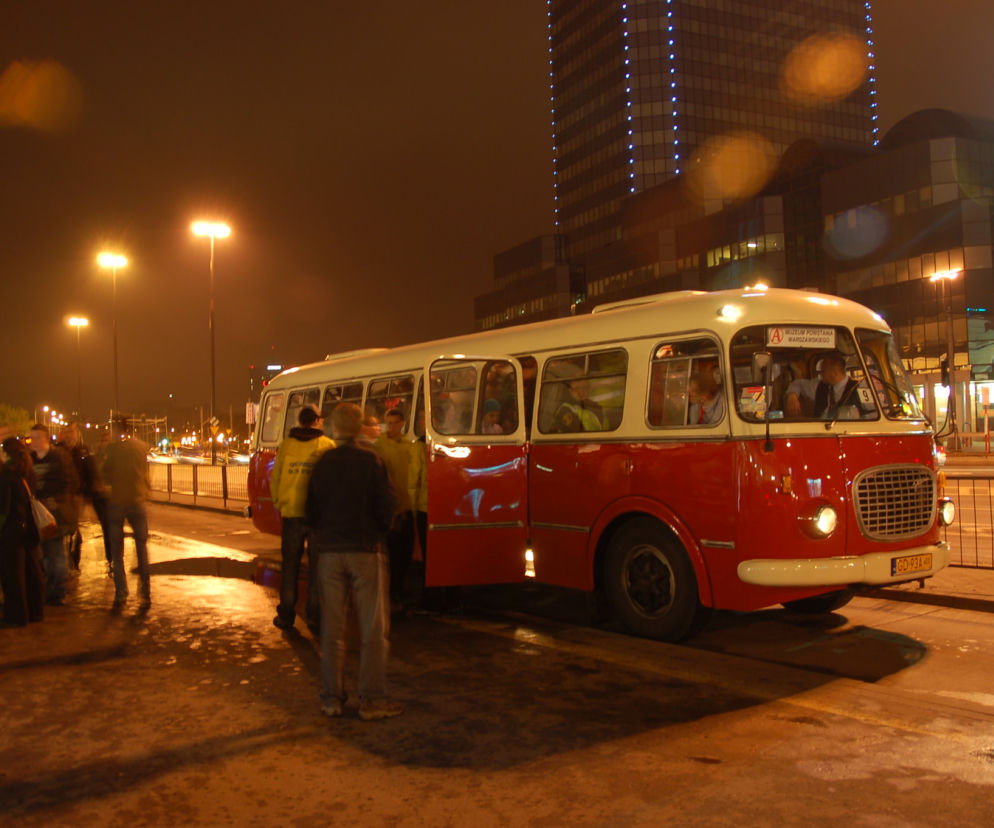 Noc Muzeów - zabytkowy autobus