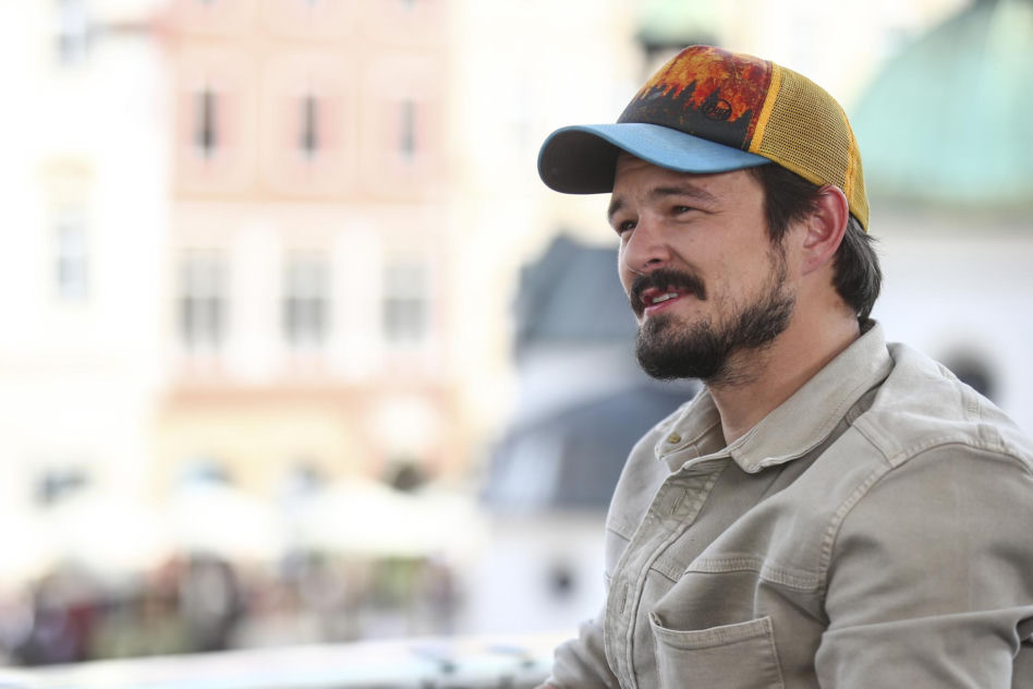 Dawid Ogrodnik kiedyś i dziś. Aktor-kameleon na przestrzeni lat przeszedł wielką metamorfozę