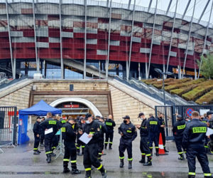 Strażak z Iławy pomaga w szpitalu na Narodowym
