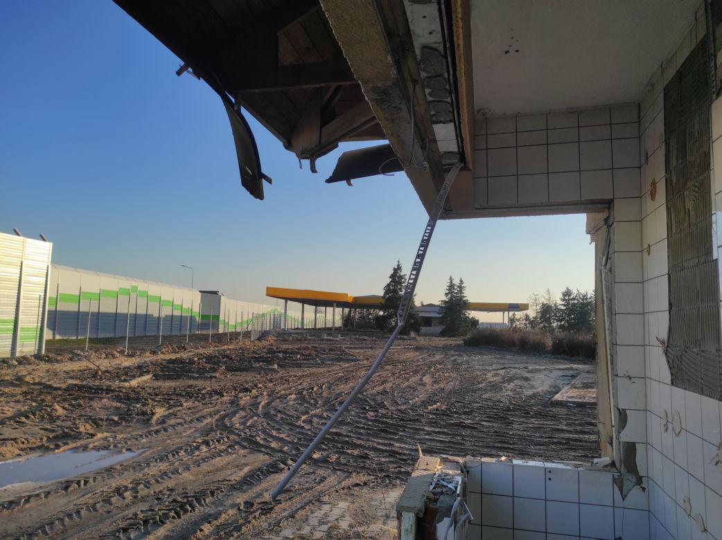 McDonald's jak z horroru w sercu Polski. Aż ciężko go rozpoznać! Co tam się stało?