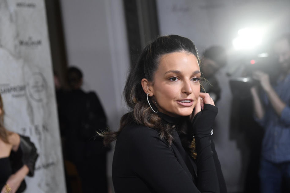 Szapołowska w czerni, Fijał z futrem w ręku i olśniewająca Steczkowska. Tłum gwiazd u Zienia