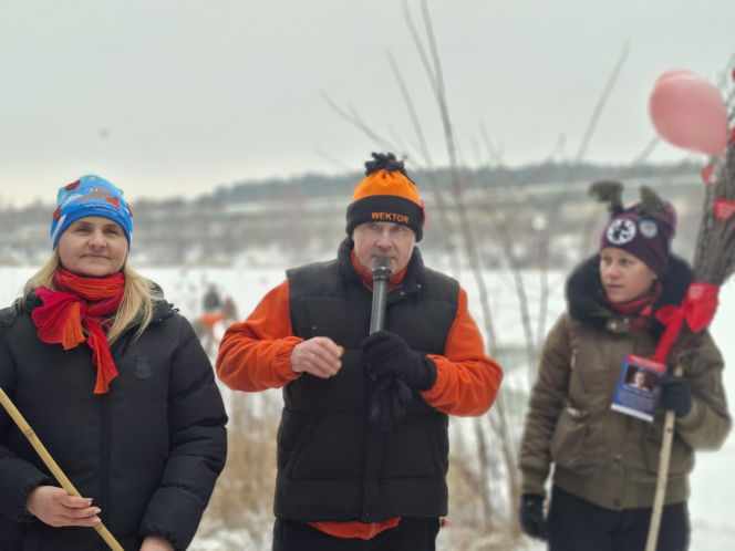 Historyczny I Zlot Morsów w Starachowicach