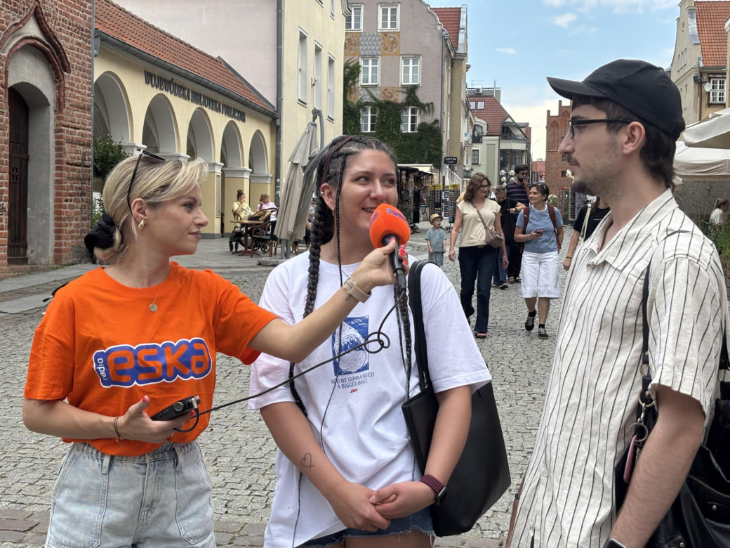 Tłumy przyjezdnych i uśmiechy na twarzach. Wakacyjny patrol Eska Summer City na olsztyńskiej Starówce