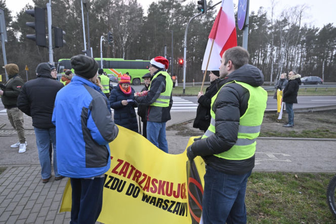 Mają dość korków, chcą buspas. W godzinach szczytu protestowali na pasach