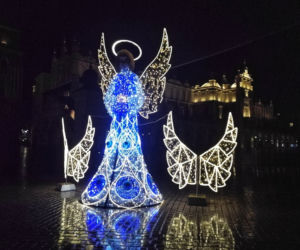 Na krakowskim Rynku pojawiły się już pierwsze świąteczne iluminacje