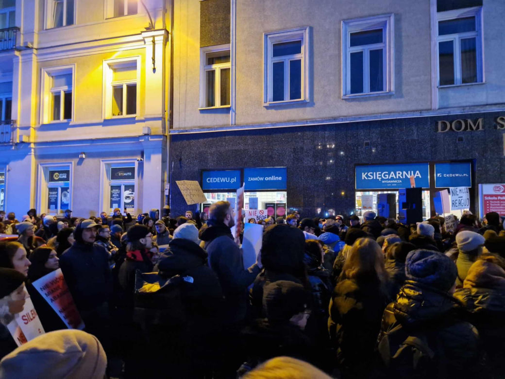 Marsz przeciwko przemocy po brutalnym ataku na 25-letnią Lizę