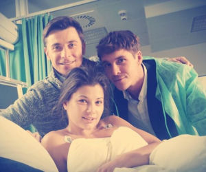 M jak miłość odcinek 1125 na planie. Marek (Kacper Kuszewski), Kasia (Agnieszka Sienkiewicz), Marcin (Mikołaj Roznerski)