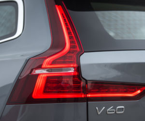 Volvo V60 Momentum Pro B4 FWD AT8