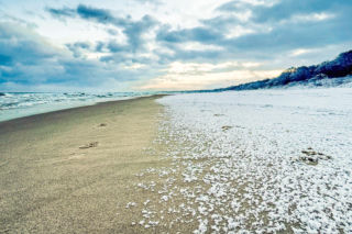 Po 13 latach na szczycie Rankingu Polskich Plaż Magazynu Travelist doszło do zmiany lidera. Tytuł Plaży Roku 2026 zdobyła Ustka, która wygrała także w kategorii najlepszej plaży dla rodzin