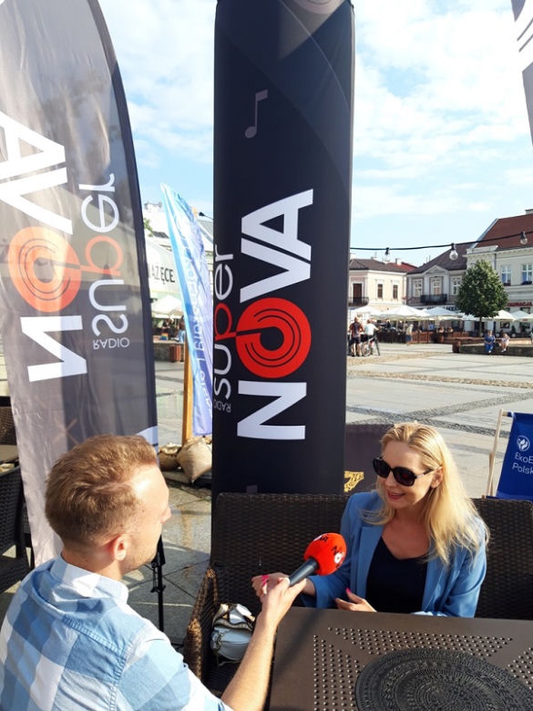 Super Lato w Kielcach. Zdjęcia z naszego mobilnego studia w ogródku letnim klubu Maska
