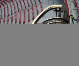 Na Stadionie Narodowym zagrają 45 cm nad ziemią