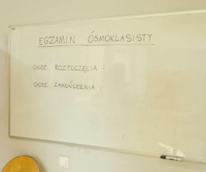 Egzamin ósmoklasisty 2026: język angielski. Kiedy? Ile trwa? Najważniejsze punkty z informatora CKE